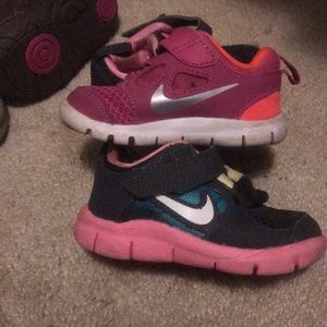 2 pr Nike tennis shoes  girl/toddler